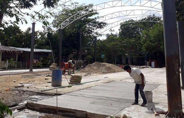 Lucha organizada se materializa con techado en primaria 