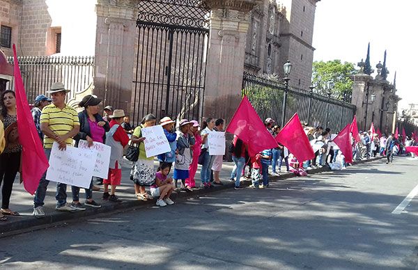 Con cadena humana, denuncian deficiencias de Gobierno de Raúl Morón