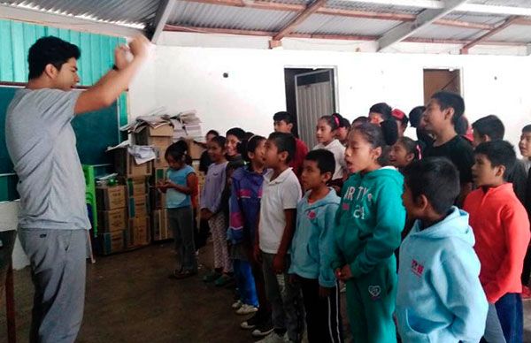 Niños de La Montaña van al 45 Aniversario de Antorcha