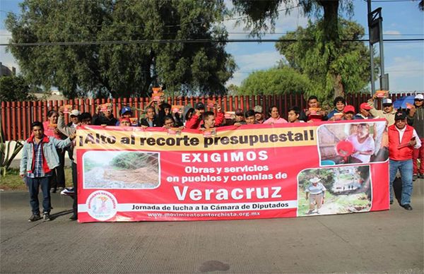 Antorchistas del Regional Centro II presentes en lucha contra el recorte presupuestal