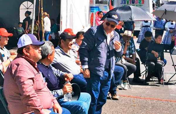 Chihuahuenses en el plantón de San Lázaro, por obras y servicios para el pueblo