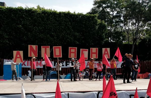 Cumple una semana plantón de campesinos en Cámara de Diputados