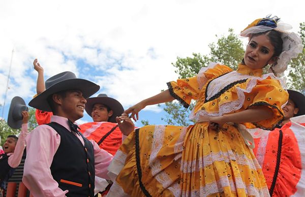 Antorcha siempre protesta pacíficamente y con arte: Campesino