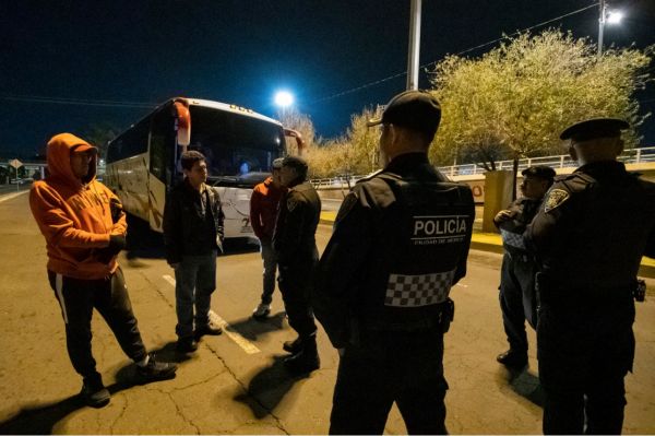 Gobierno de AMLO pretende desalojar plantón de mexicanos que reclaman derechos