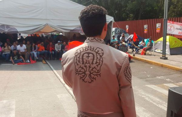 Artistas zacatecanos llevan cultura al plantón antorchista