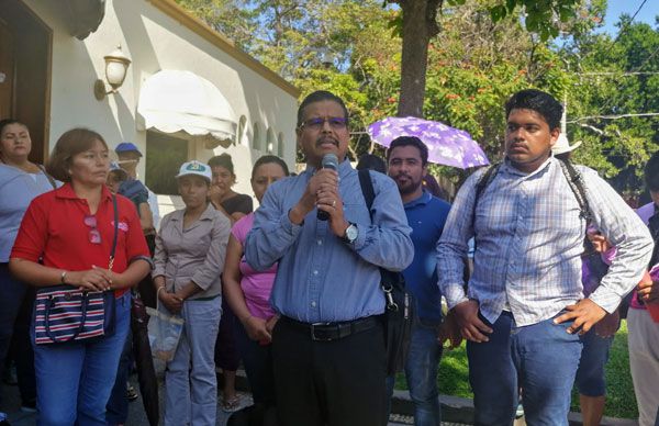 Piden solución a demandas 