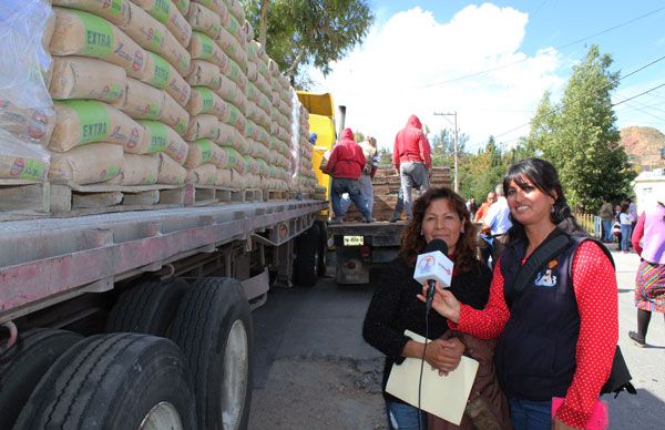 Reciben cemento para mejorar viviendas de familias organizadas en Guadalupe