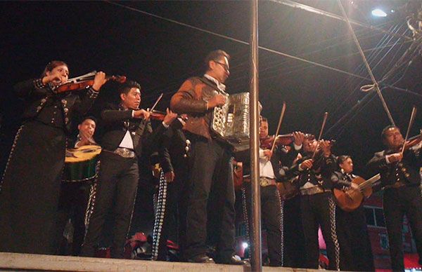 Mariachi de Chimalhuacán se presenta en los festejos de San Andrés, Tláhuac