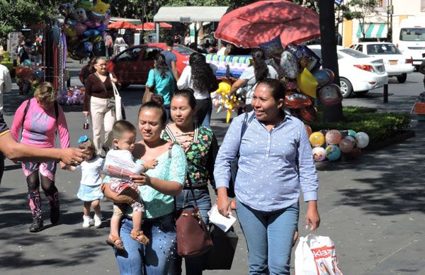 Difunden volantes en la capital morelense; invitan a 45 Aniversario