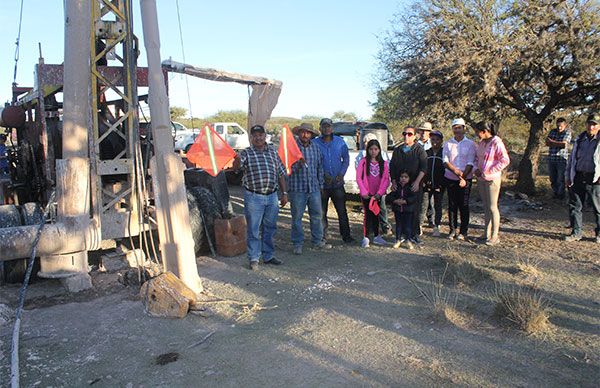 Ayuntamiento antorchista combate desabasto de agua potable con la construcción de obras 