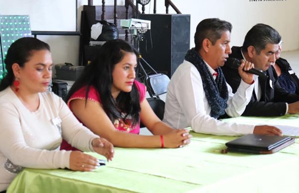 Se reúnen docentes de Antorcha magisterial en Huauchinango