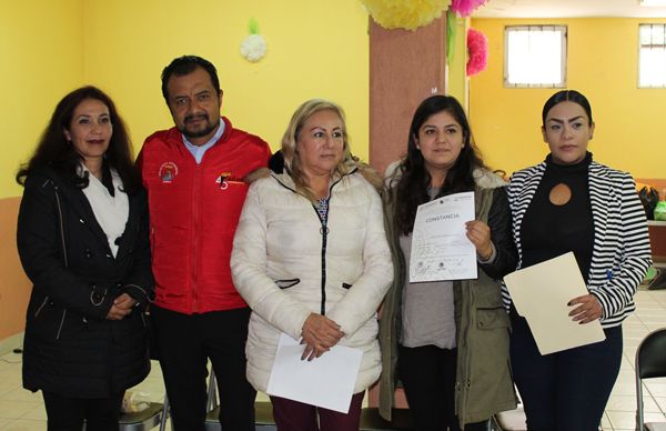 Mujeres antorchistas de La Victoria culminan trabajos de repujado