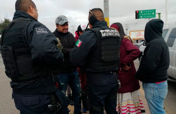 Policía reprime a estudiantes que realizan colecta económica en Fresnillo