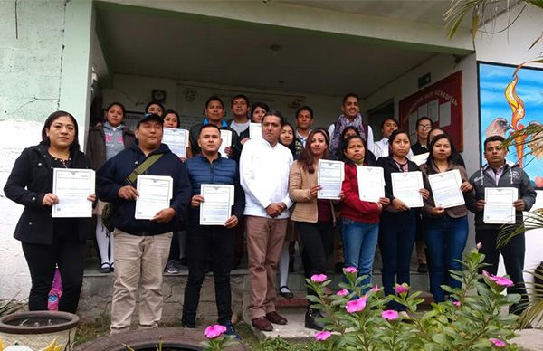 La Escuela Rafael Ramírez de Tantoyuca entrega títulos profesionales