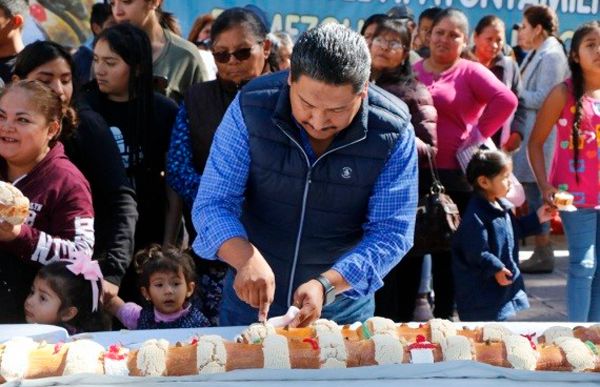 Ayuntamiento de Mexquitic de Carmona realizó monumental rosca de Reyes