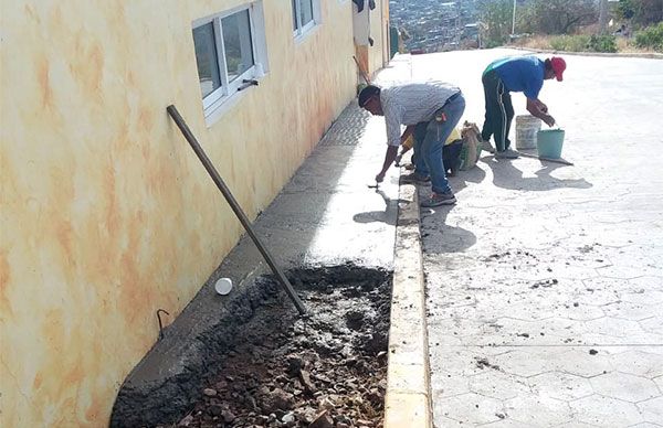 Con tequio mejoran espacios públicos en colonia antorchista