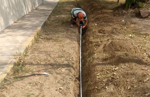 Construyen sanitarios a escuela primaria de Estanzuela