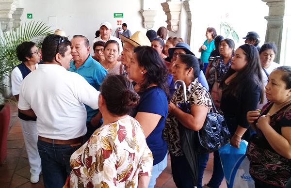 Analiza Ayuntamiento de Oaxaca pliego petitorio de Antorcha