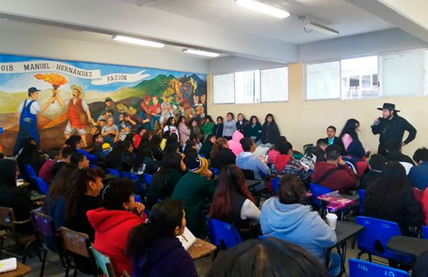 Incluyen escuelas antorchistas a padres en enseñanza-aprendizaje 