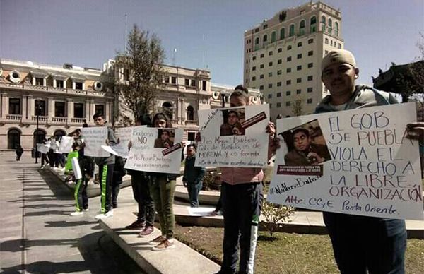 Estudiantes de Chihuahua protestan contra arbitrariedades del gobernador de Puebla