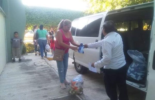 Reciben familias de Parajes del Sur alimentos gestionado por Antorcha 