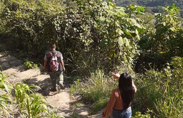 Constata regidor antorchista deficiencias en caminos de Tamazunchale