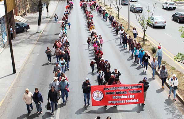 Esperan antorchistas fecha de audiencia con Verónica Díaz