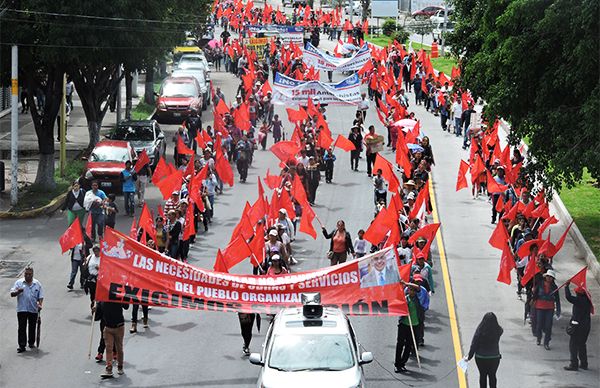 Advierte líder antorchista debacle del PAN