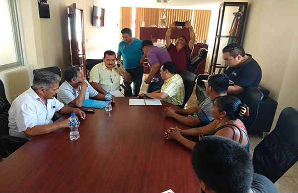 Campesinos logran pipas de agua para sus comunidades