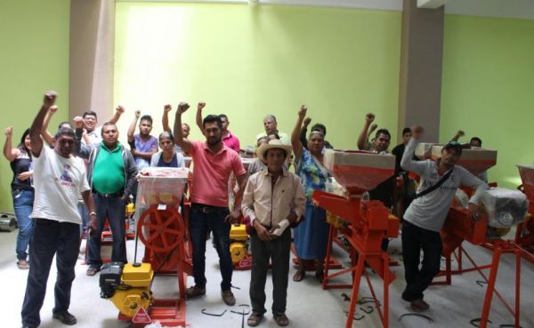 Con maquinaria agrícola beneficia Antorcha a productores de Guerrero