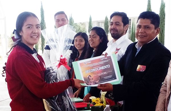 Elige Antorcha-Tlaxcala representantes para concurso nacional de declamación 