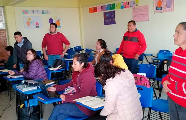 Capacita Antorcha Magisterial a docentes sobre aplicación de exámenes 