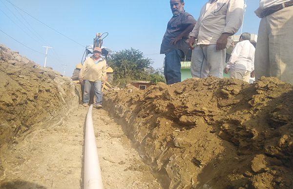 Continúan los trabajos para la introducción de agua potable en Gómez Villanueva