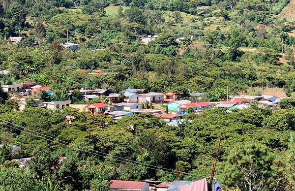 Tzotziles buscan orientación de MAN en Santiago el Pinar, Chiapas