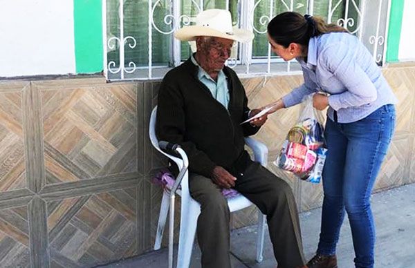 Lleva DIF de Arriaga kits sanitarios a abuelitos 