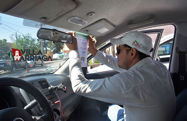 Supervisan higiene en taxis de Villa de Arriaga por contingencia de Covid-19