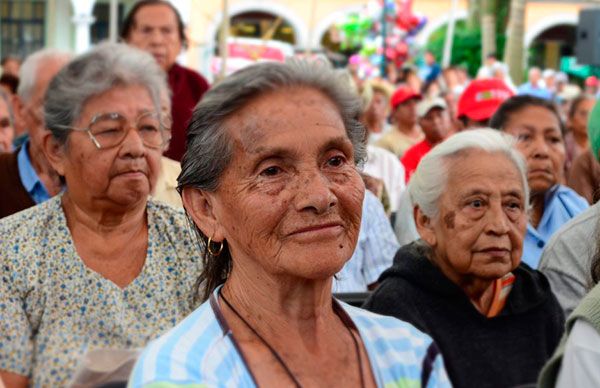 Engaña Gobierno federal a abuelitos de Simojovel, Chiapas