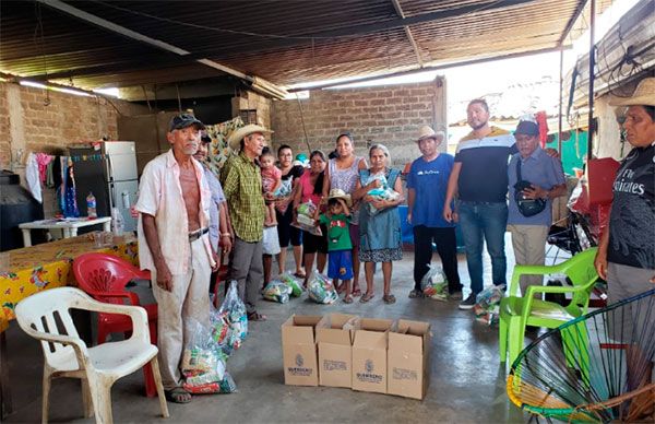 Lleva Antorcha despensas a pueblos de Tierra Colorada