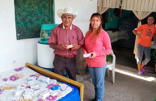 Lleva Antorcha Campesina medicamentos a San Nicolás Tolentino