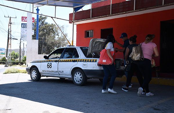 Estamos pasándola muy mal: taxistas 