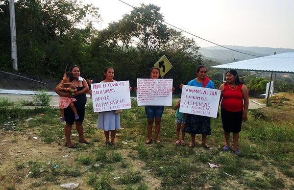 Protestan familias de Tamuín por servicios médicos y alimentarios