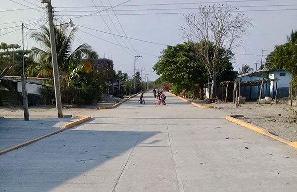 Concluye pavimentación en Santo Domingo Armenta, Oaxaca