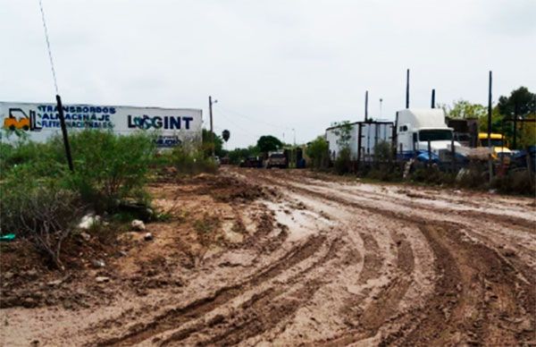 Reiteran vecinos de El Bayito demanda de pavimentación 