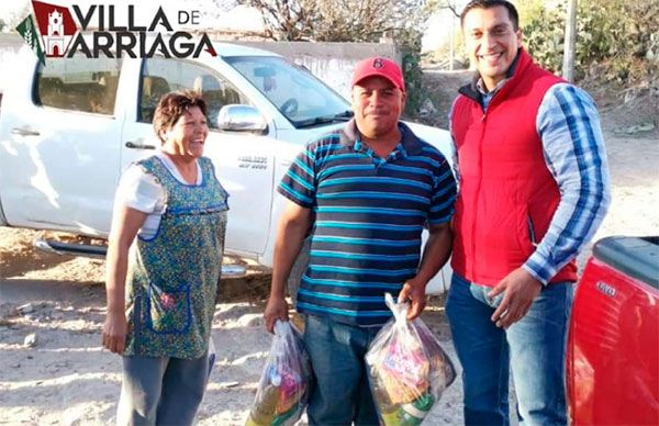 Garantiza alcalde antorchista apoyo alimentario a familias de Villa de Arriaga