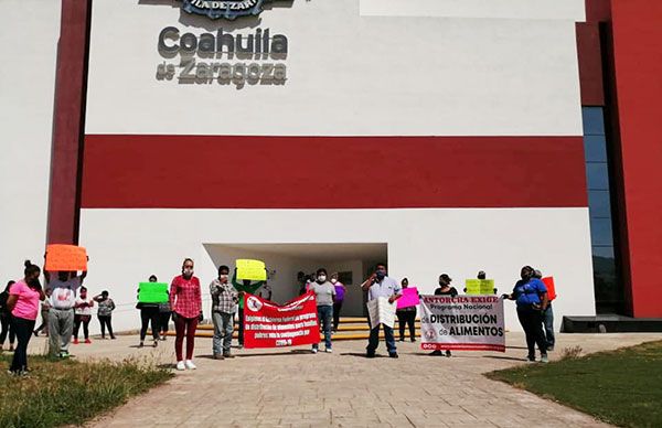 Realizan mitin familias de Saltillo por alimentos 