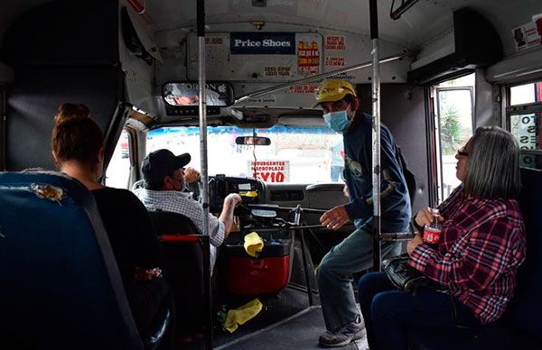 Afecta reducción de transporte jornada laboral y economía de trabajadores