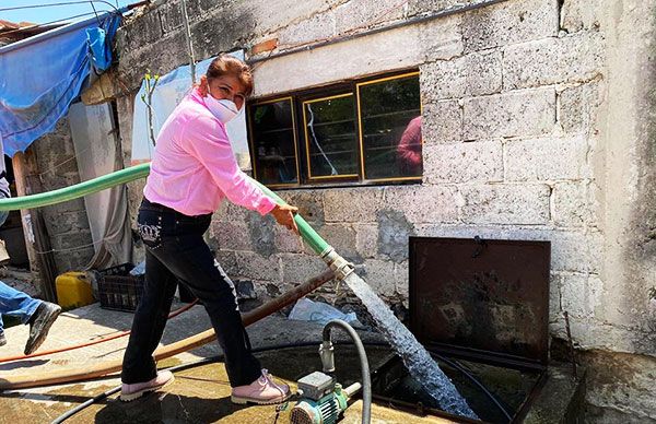 Antorcha lleva agua potable a familias de Nopala