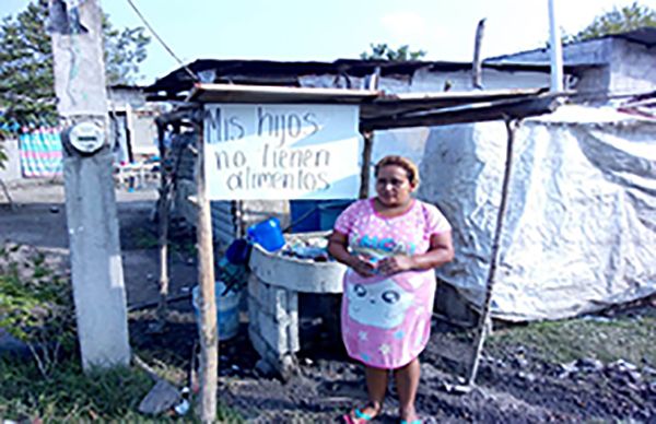 Miles de familias protestan desde sus casas