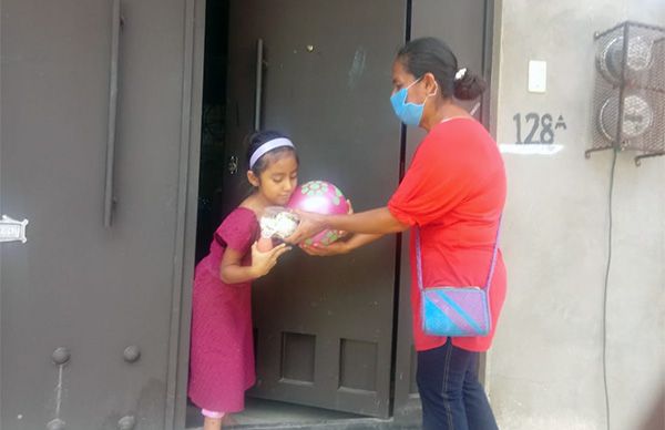 Desde casa festejan a niños de La Villa de Zaachila