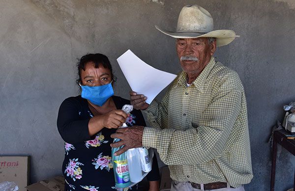 Entregan kits sanitarios a las familias de Illescas 